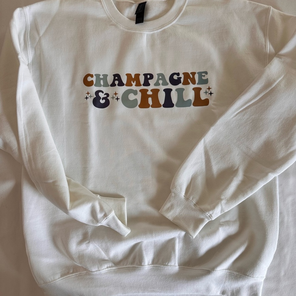 Gildan Cream Sweatshirt with Colorful Print